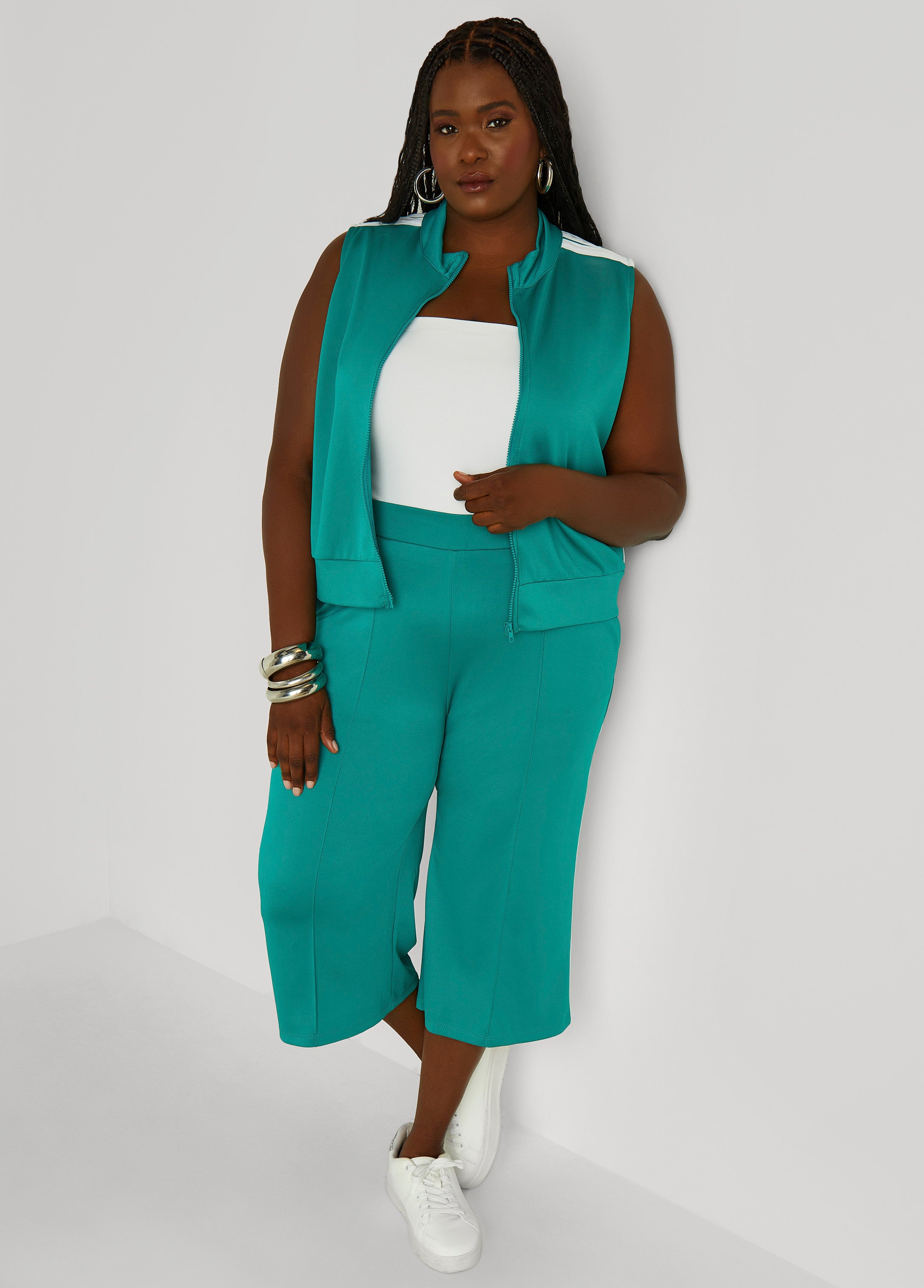 Plus Size Stripe Trimmed Capris