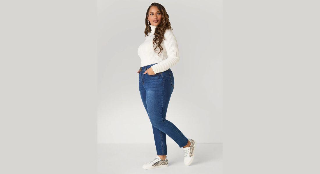 Curvy women in dress and blazer,Plus size blazer outfit