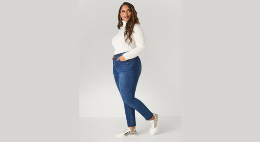 Curvy women in dress and blazer,Plus size blazer outfit