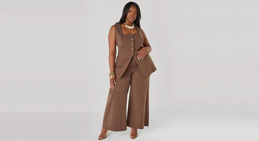 Chic Monochrome Outfits for Curvy Women.