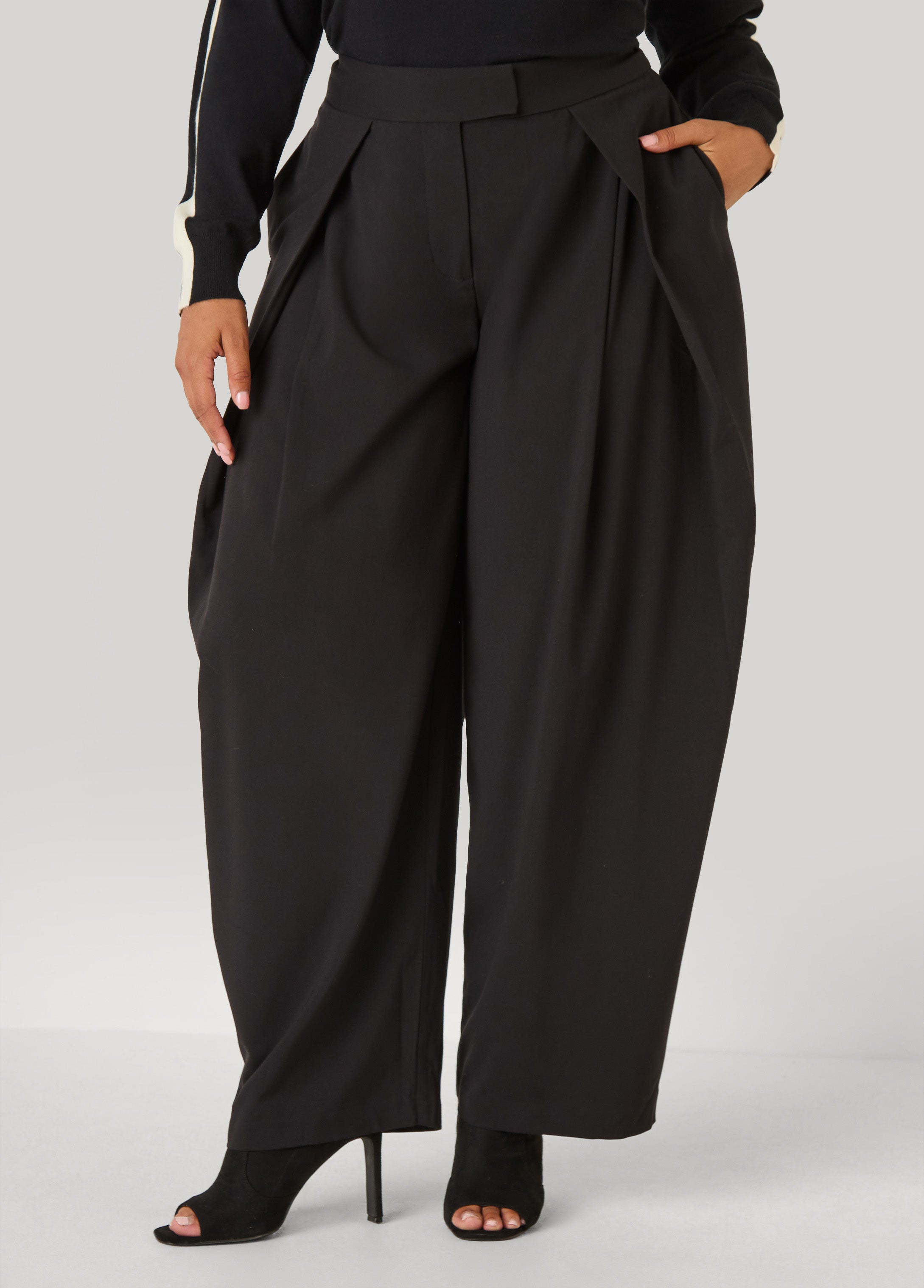 Wide Leg Envelope Pants