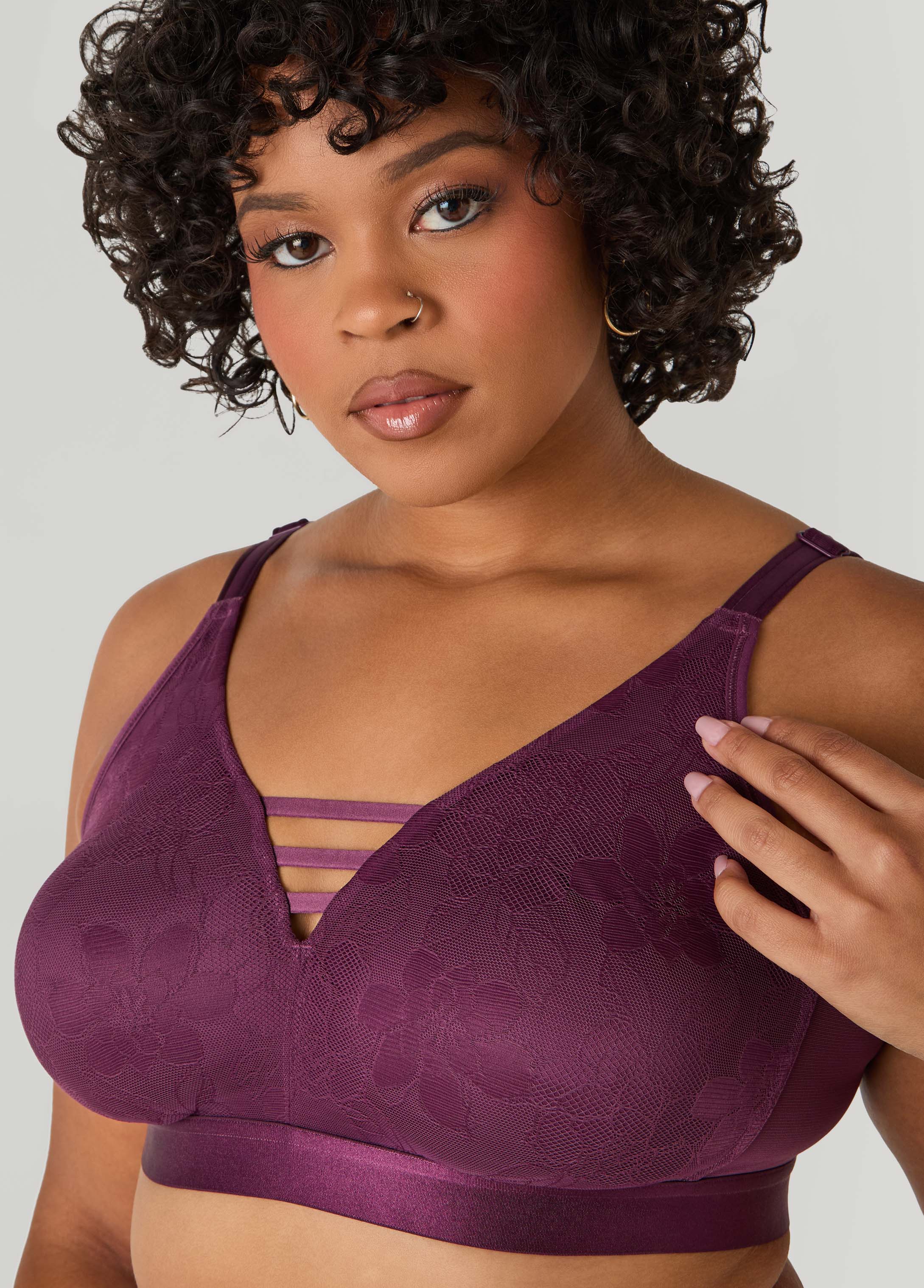 Lattice Trimmed Wireless Lace Bra