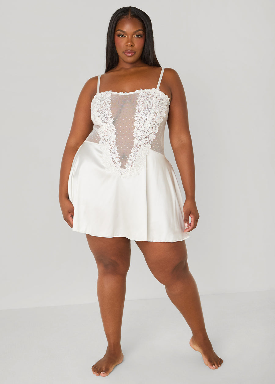 Plus Size Floral Lace And Satin Babydoll Set