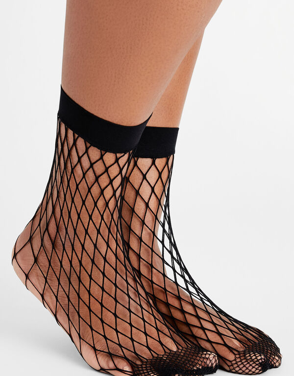 Black large weave Fishnet Ankle socks, Black image number 0